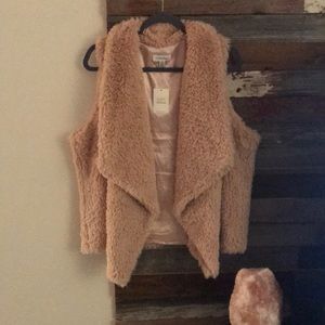 *NEW* Calvin Klein faux fur vest dusty rose